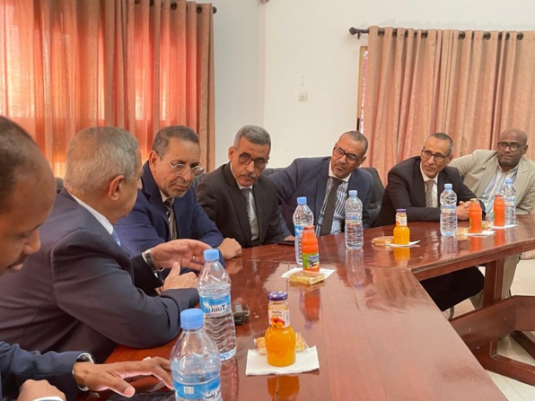 Le président de l’Académie Arabe des Sciences, des Technologies et des Transports Maritimes en visite au Port de Nouakchott